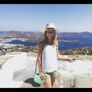 Meet your Posher, Christina